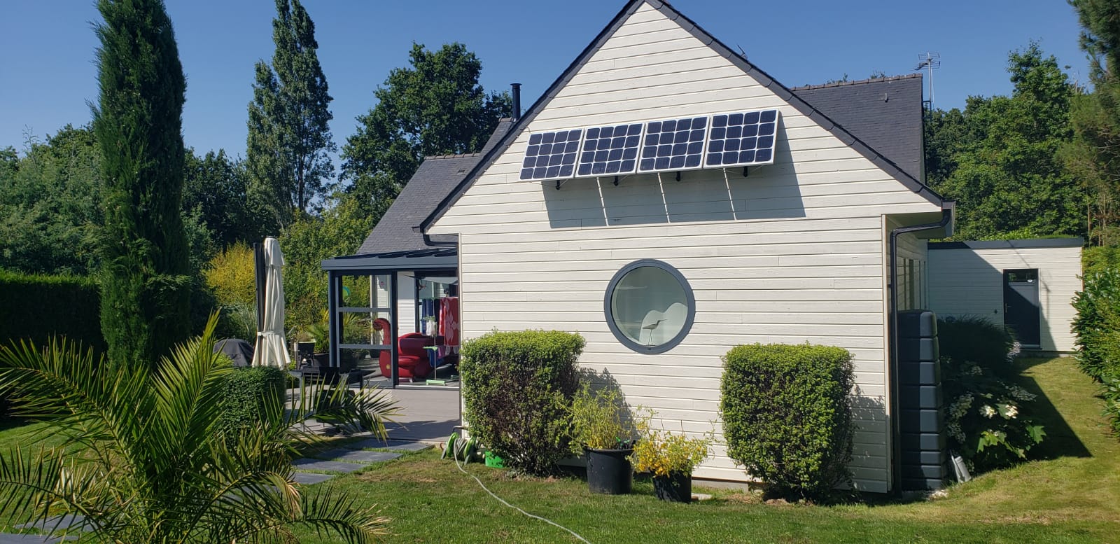 Maison avec kit panneau solaire