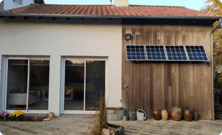 kit solaire sur une maison moderne