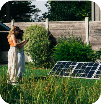 Nantes : La start-up Beem rayonne avec ses petits panneaux solaires à  installer soi-même